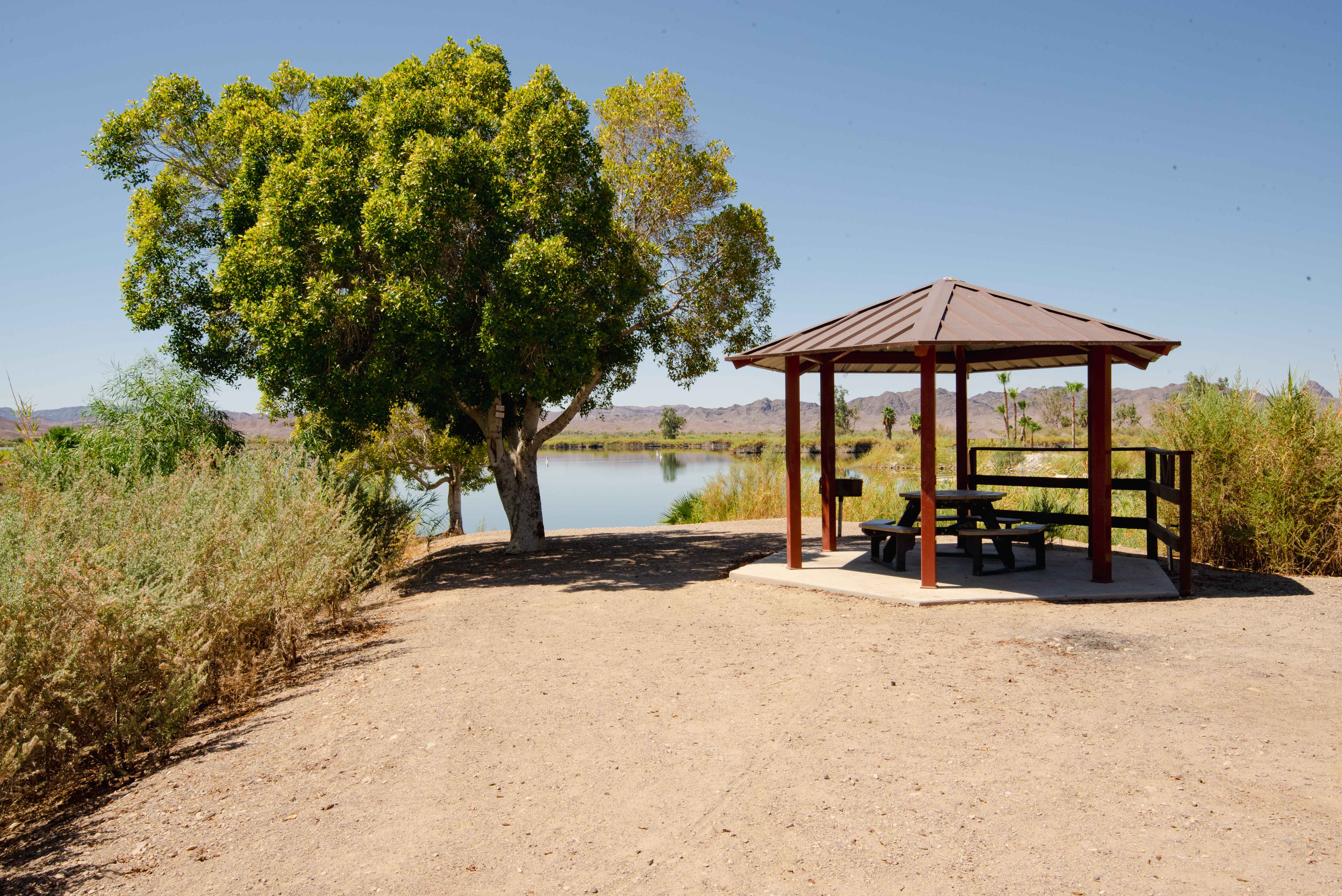 FHR_lake-martinez_gazebo-lot.jpg